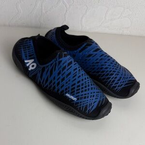 Aquarun Blue Black Pattern Slip-On Water Shoes Quick Dry Stretch Size 4